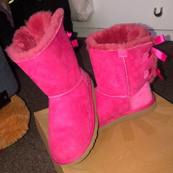 Pink bow bailey uggs - Picture 5 of 6